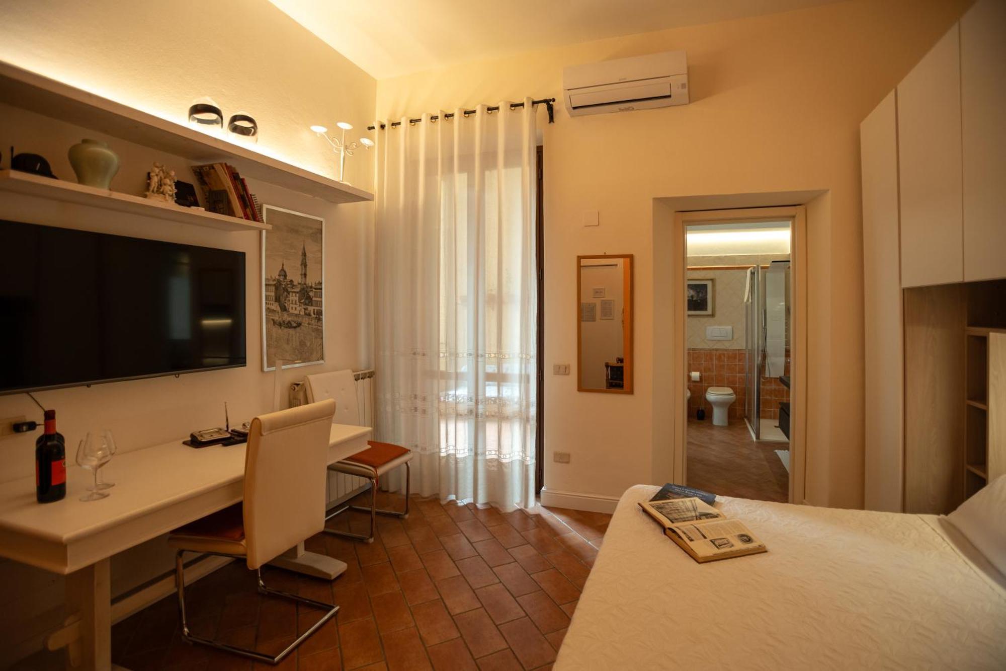 Indipendent Studio Apartment With Terrace - Parking Firenze Eksteriør bilde