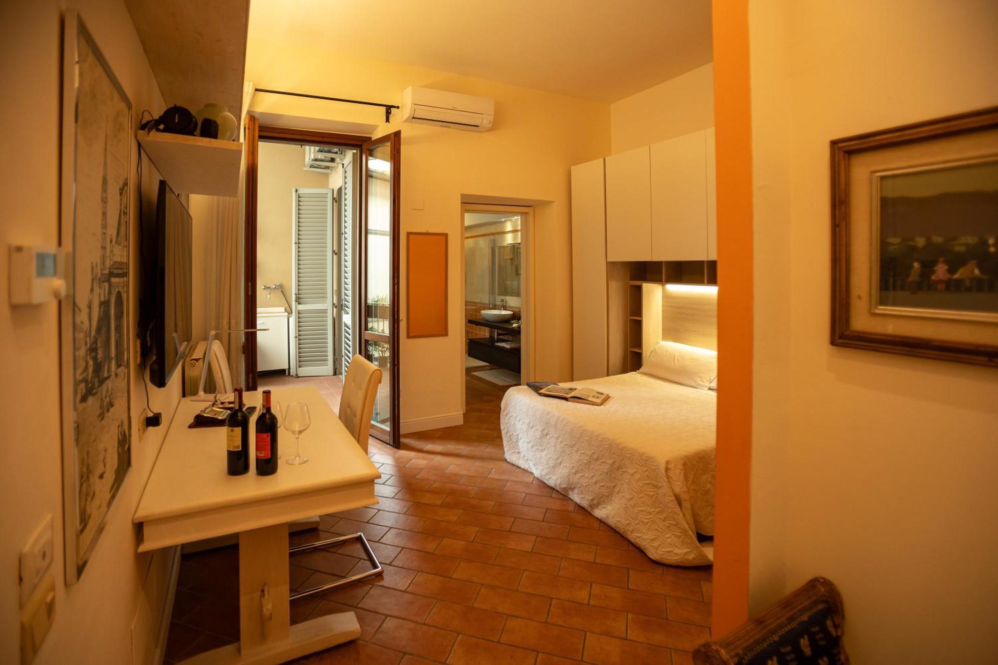 Indipendent Studio Apartment With Terrace - Parking Firenze Eksteriør bilde