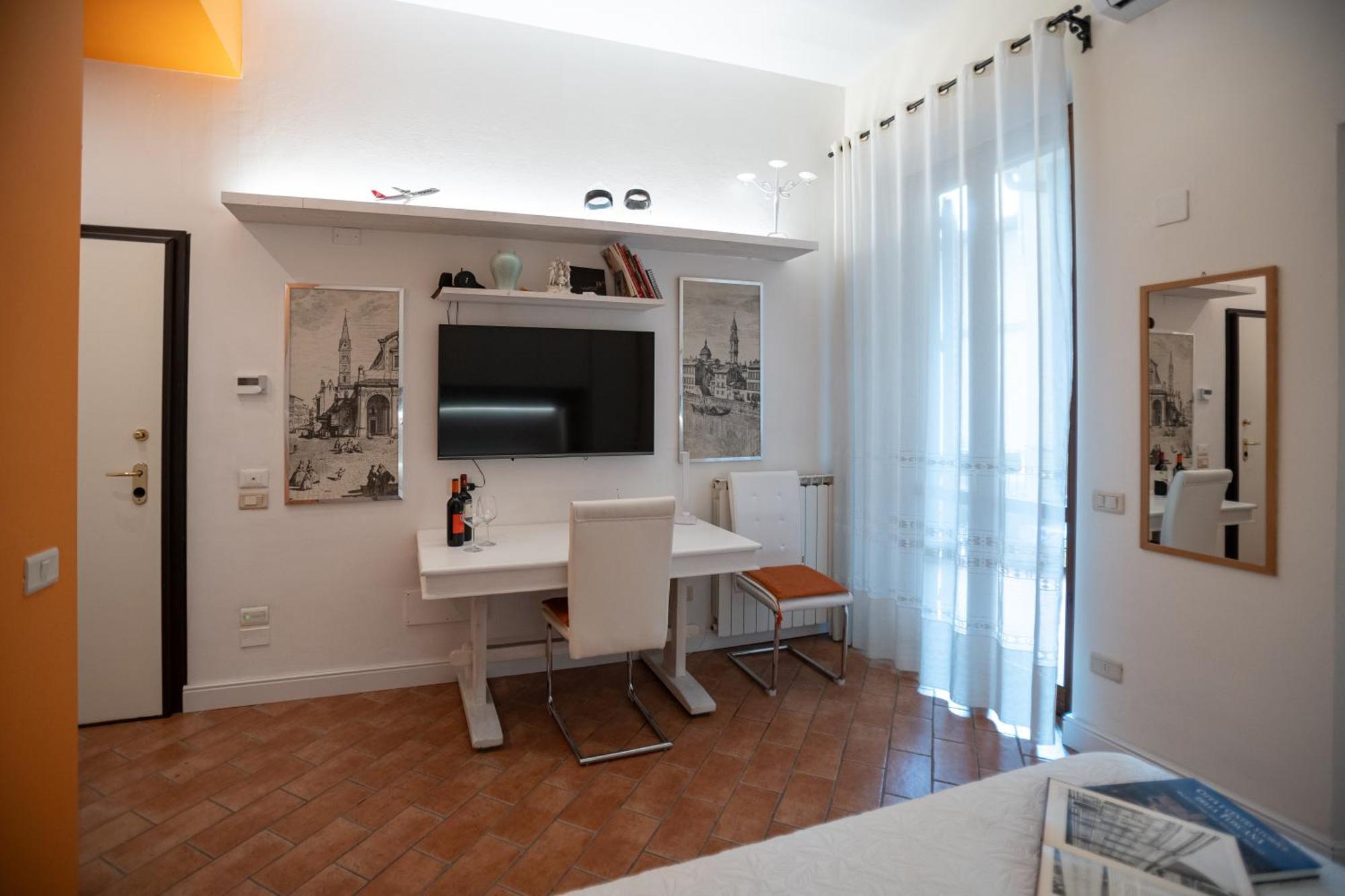 Indipendent Studio Apartment With Terrace - Parking Firenze Eksteriør bilde